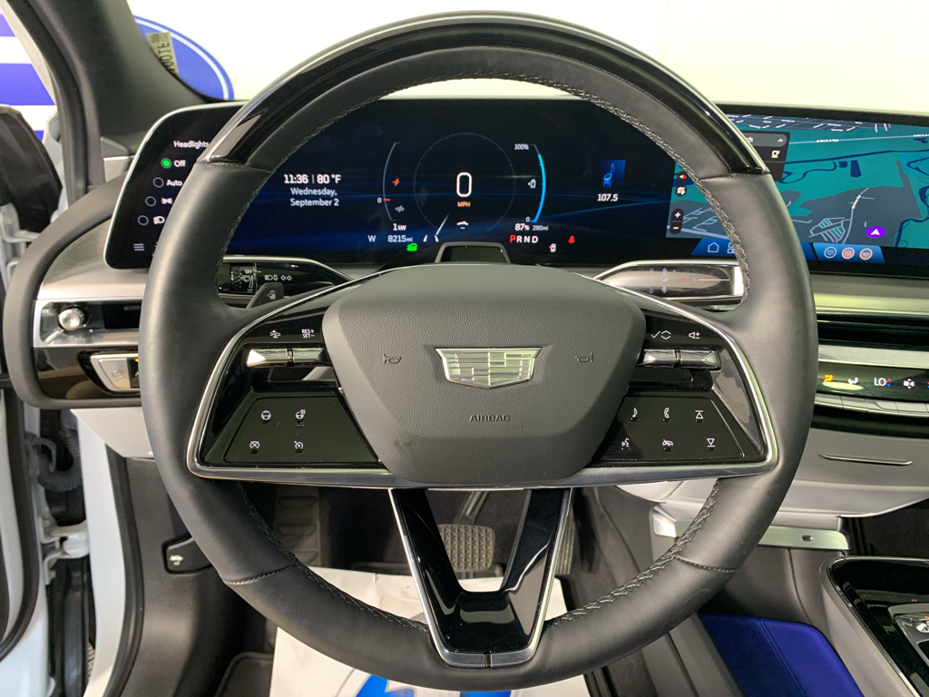 Vehicle photo 21