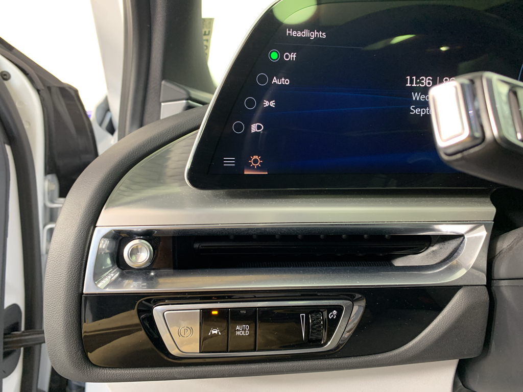Vehicle photo 16