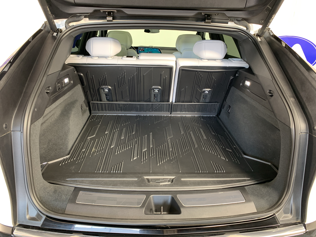 Vehicle photo 37