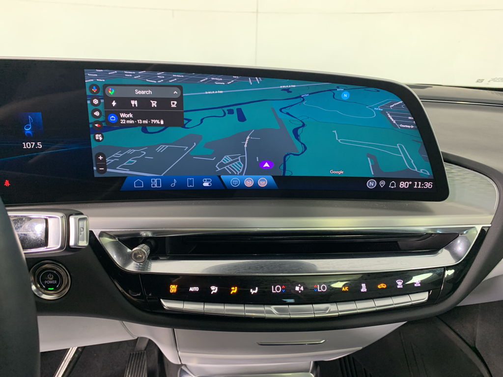 Vehicle photo 27