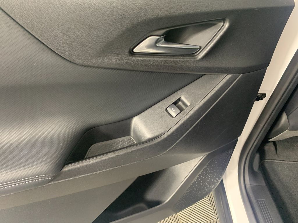 Vehicle photo 31
