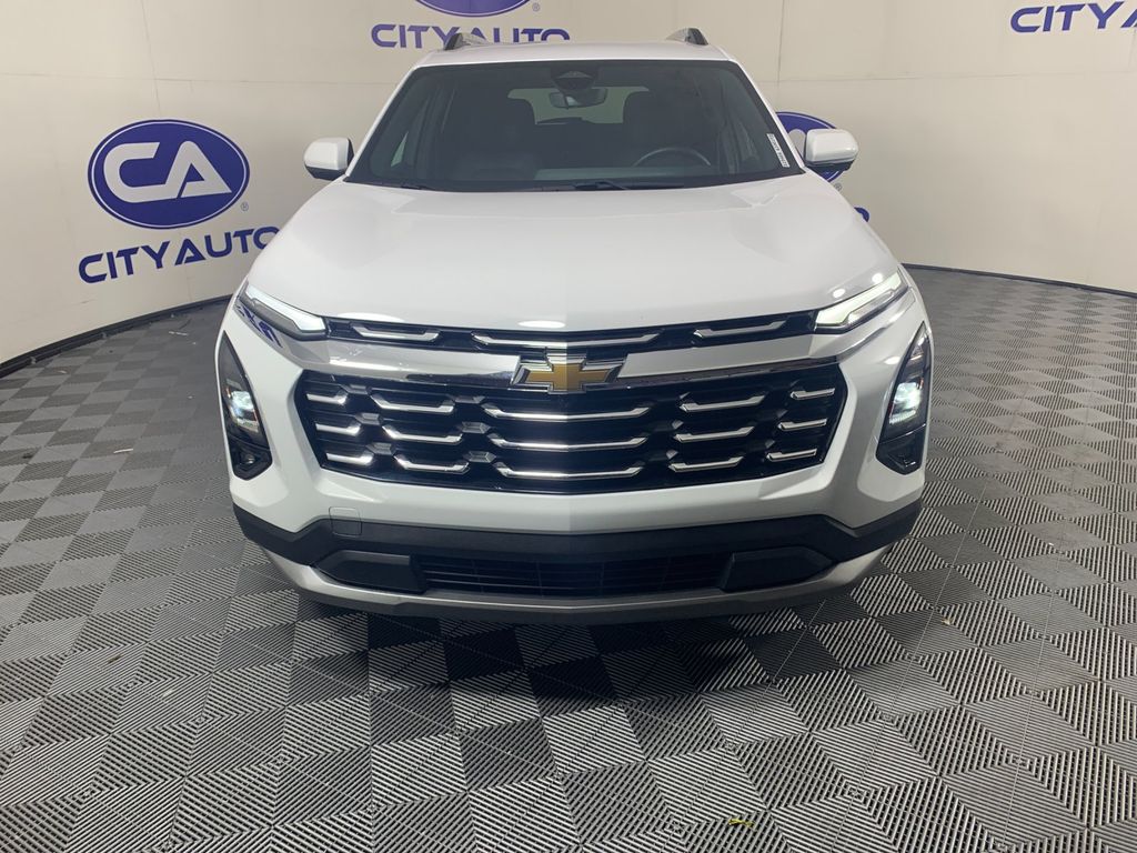 Vehicle photo 9
