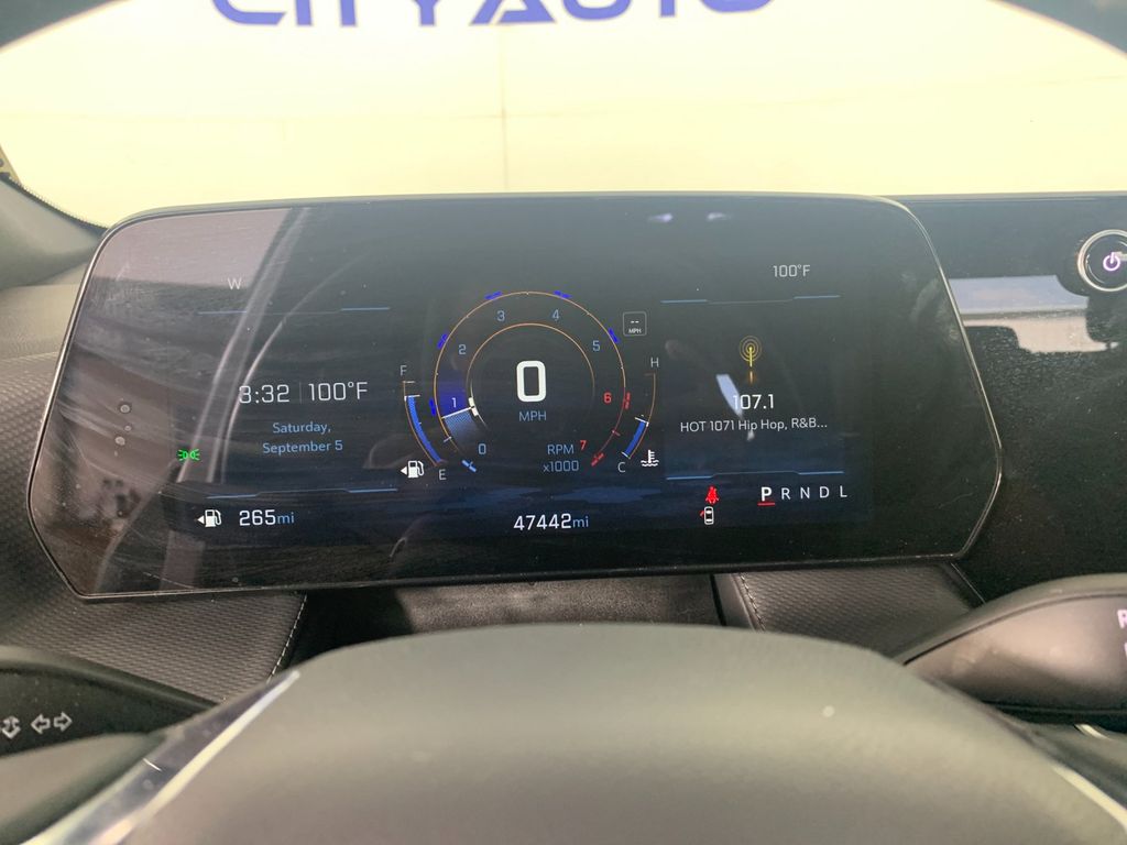 Vehicle photo 22