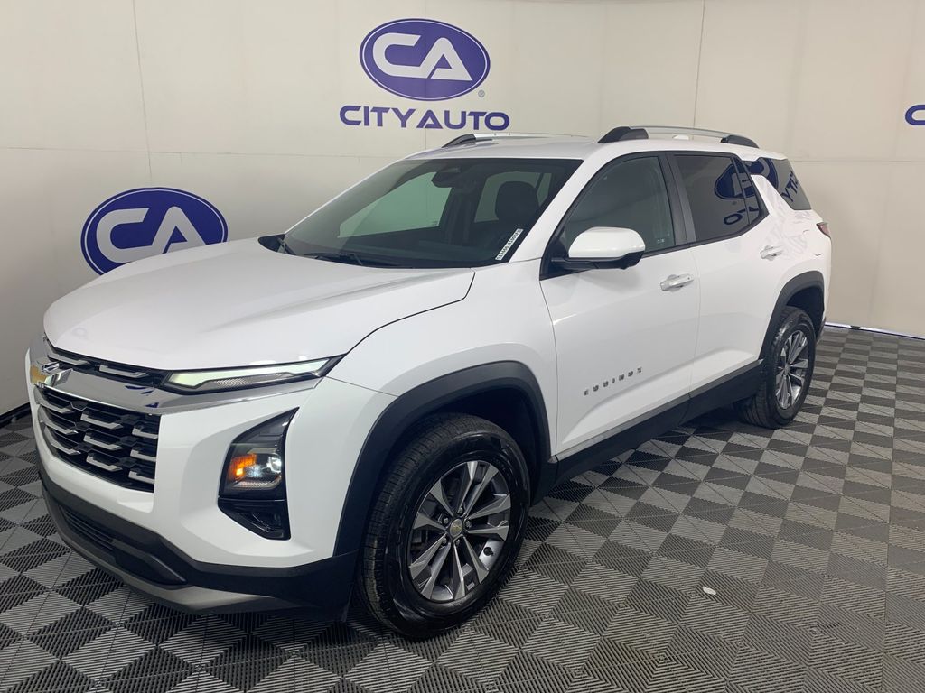 Vehicle photo 7