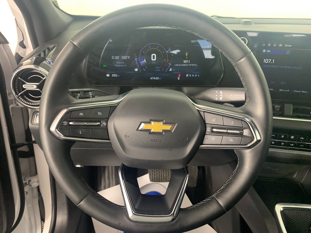 Vehicle photo 21