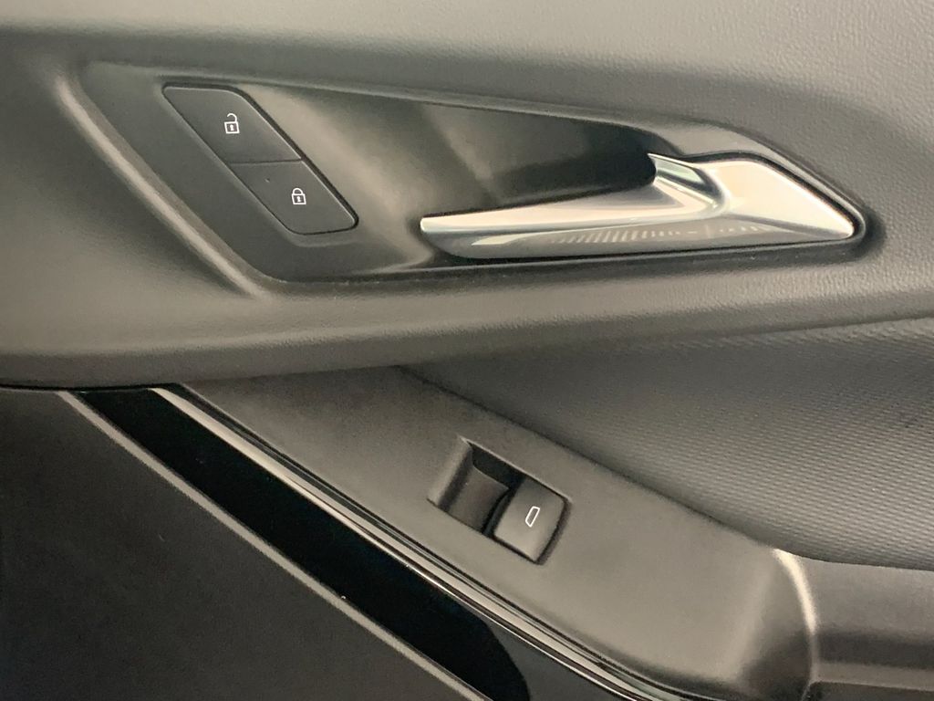 Vehicle photo 40