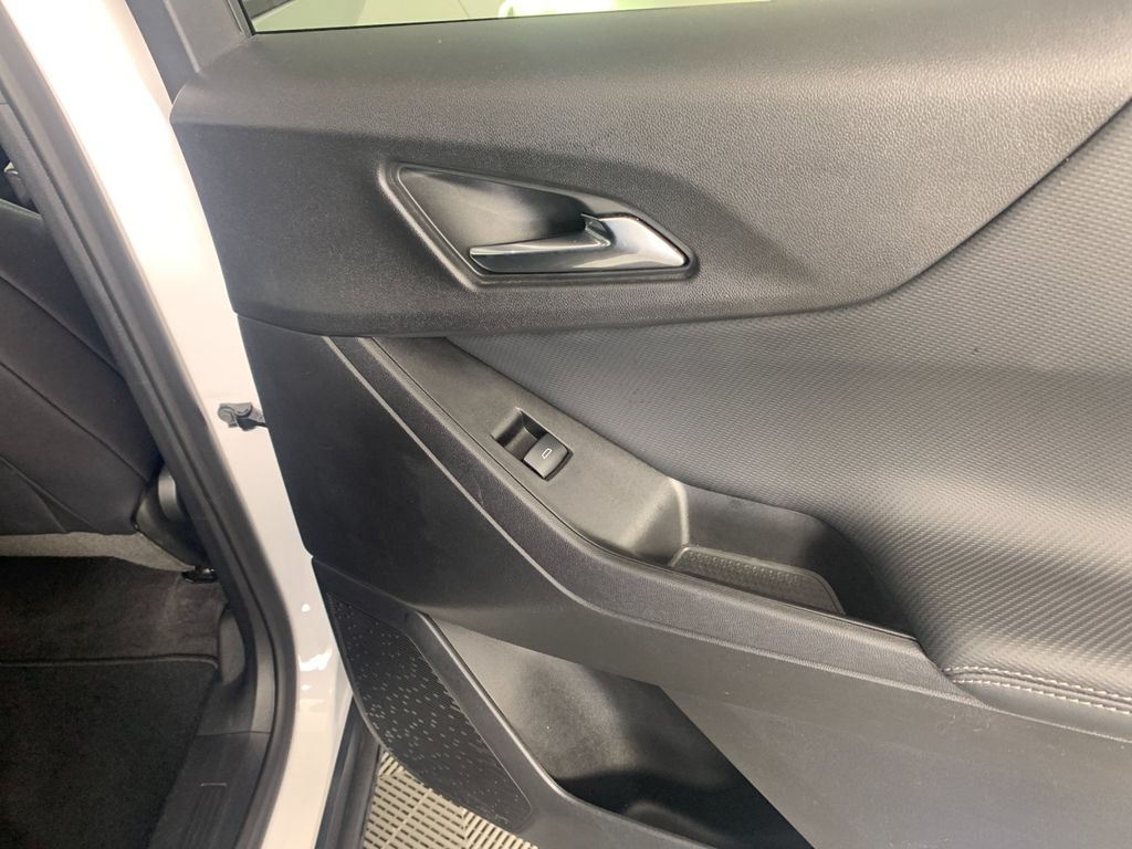 Vehicle photo 37