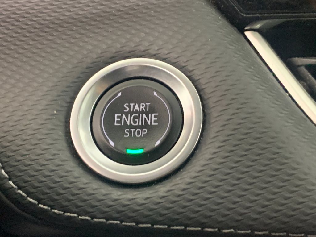 Vehicle photo 17