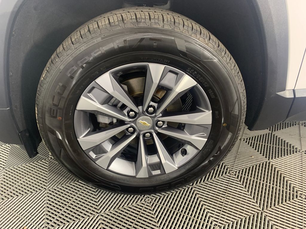 Vehicle photo 11