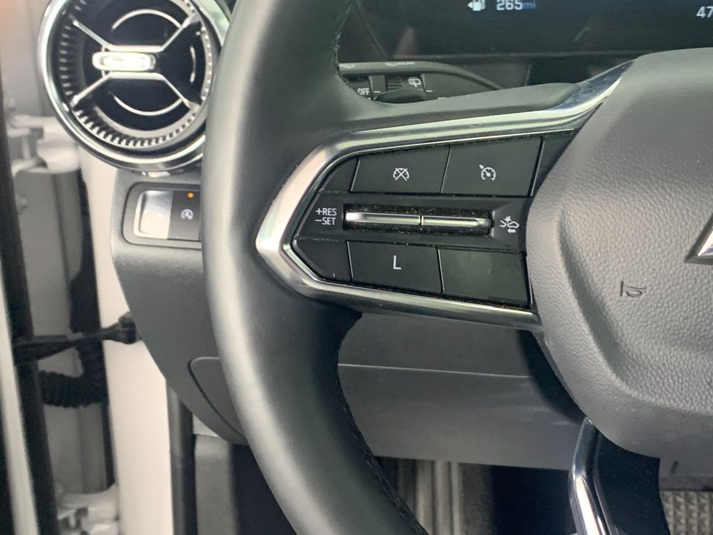 Vehicle photo 18