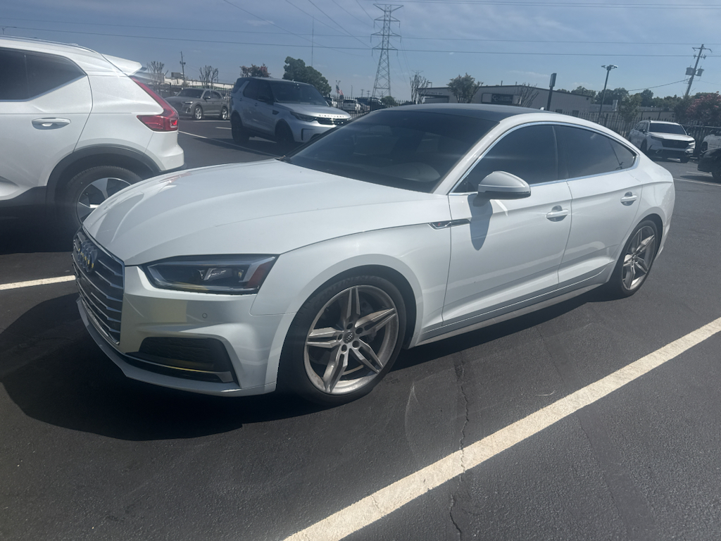 Vehicle photo 1