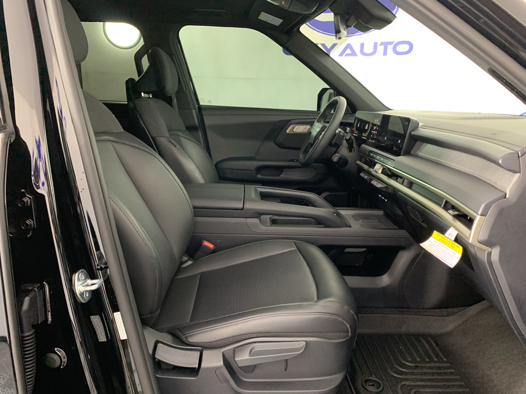 Vehicle photo 43