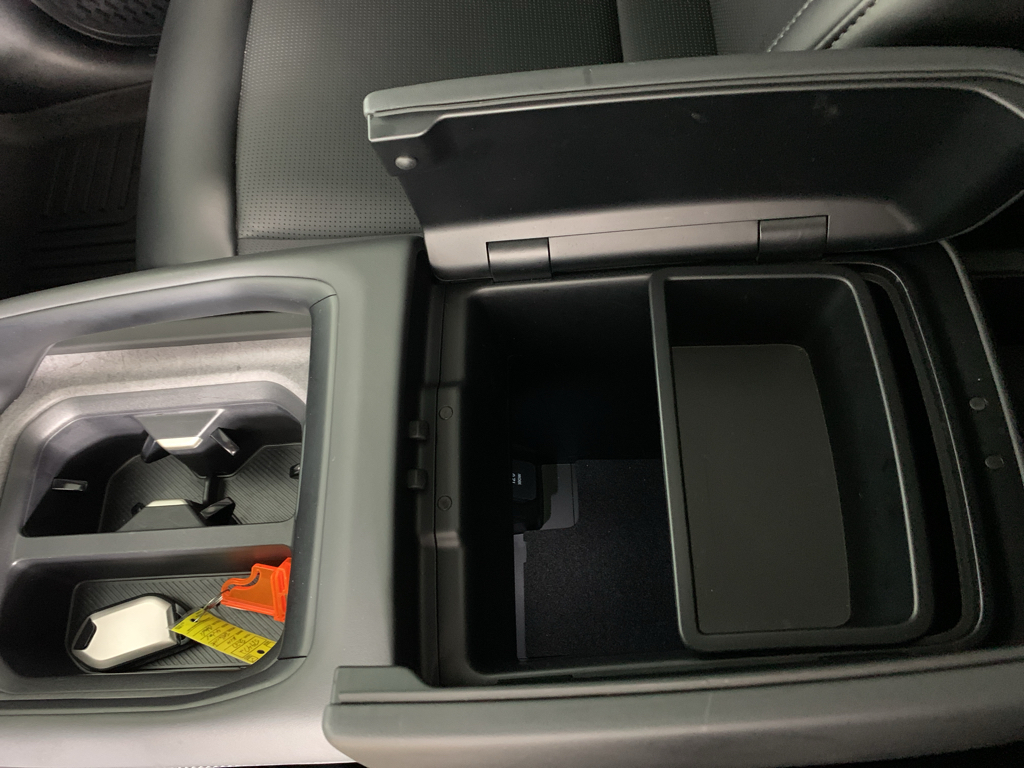Vehicle photo 29