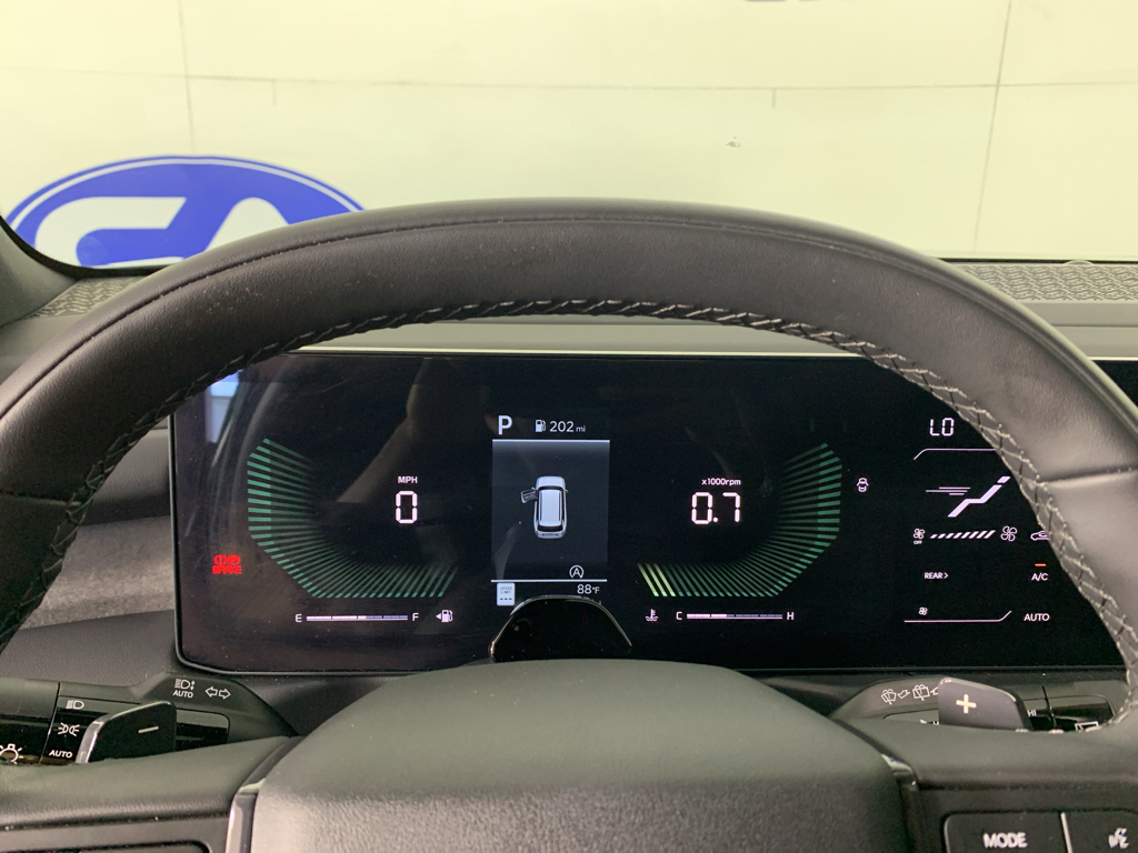Vehicle photo 22