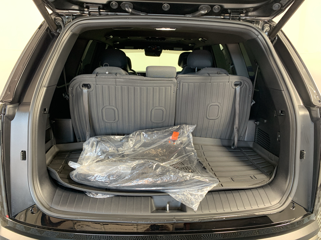 Vehicle photo 37