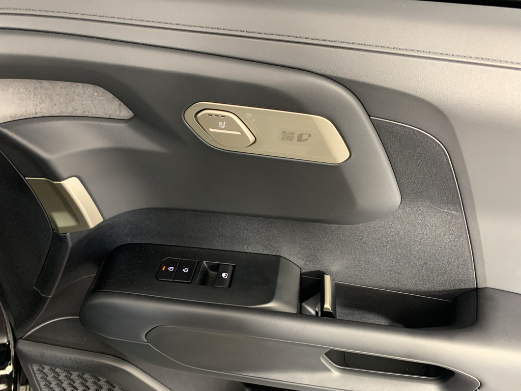 Vehicle photo 42