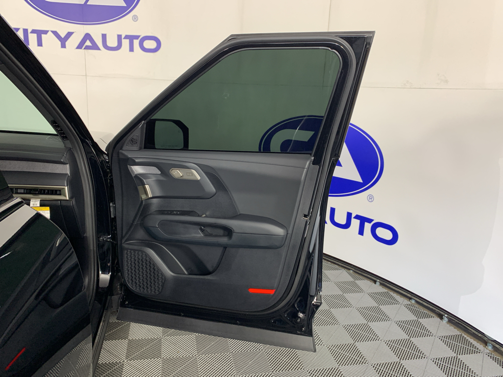 Vehicle photo 41