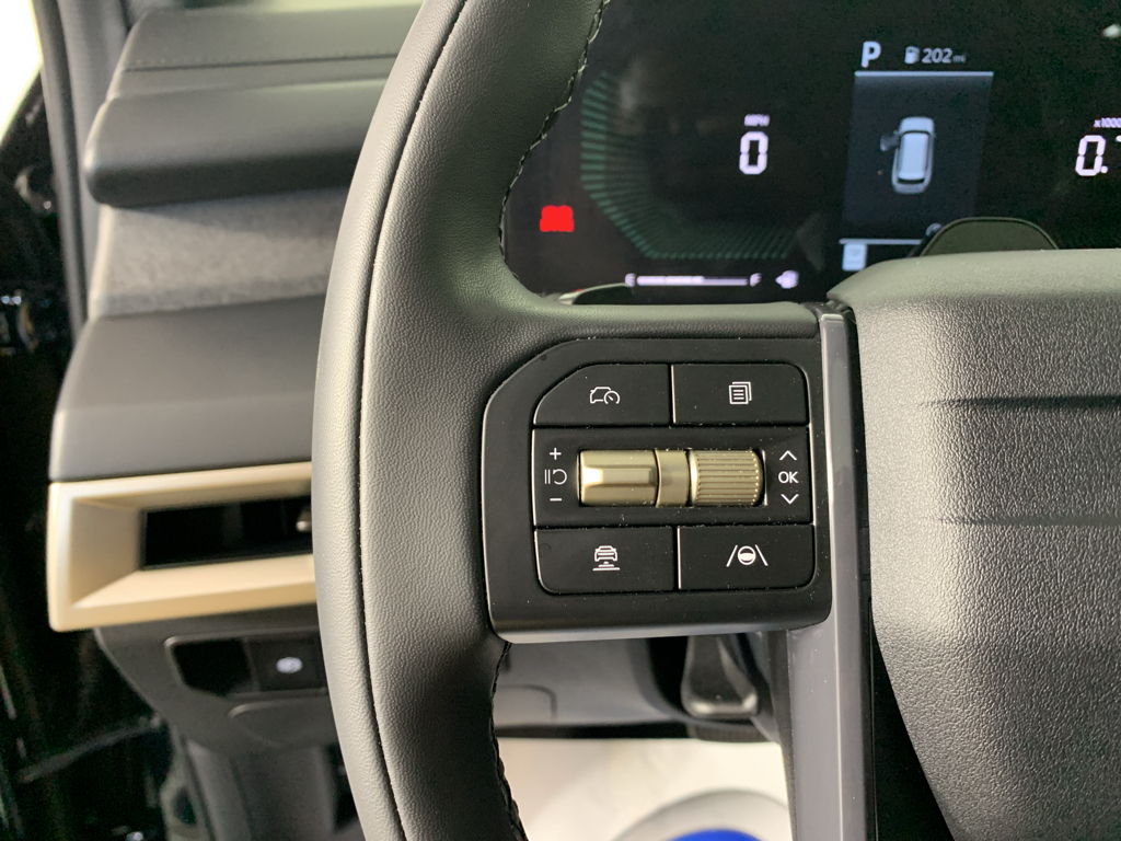 Vehicle photo 18