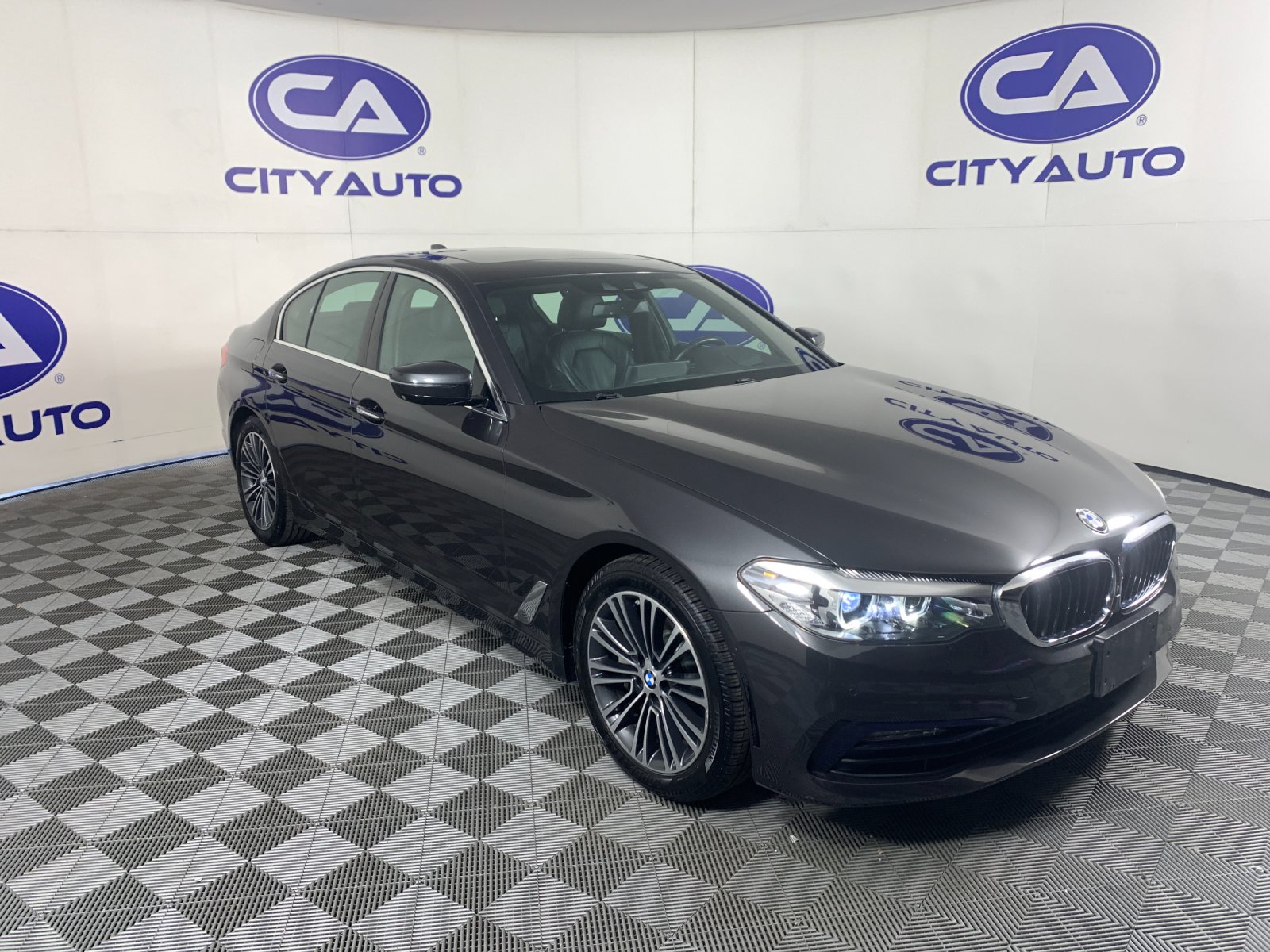 2018 BMW 5 Series 530i