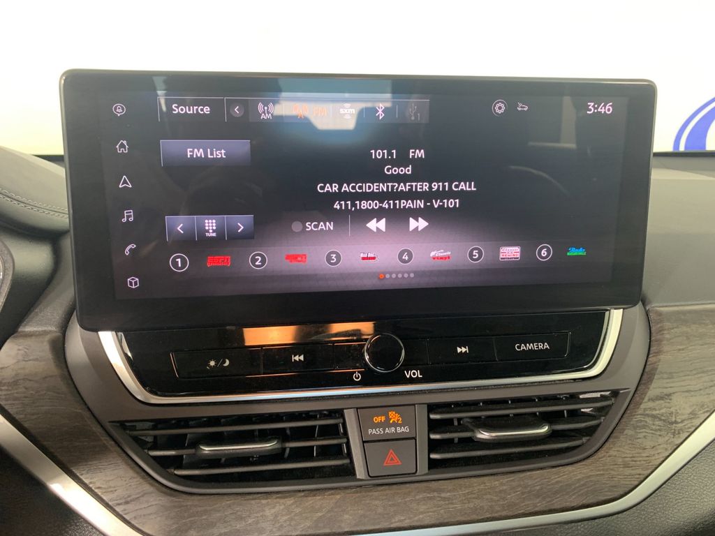 Vehicle photo 27