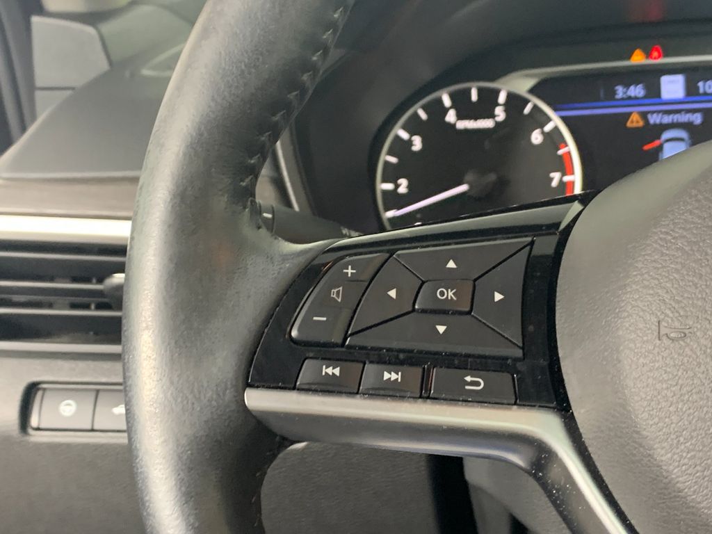Vehicle photo 18
