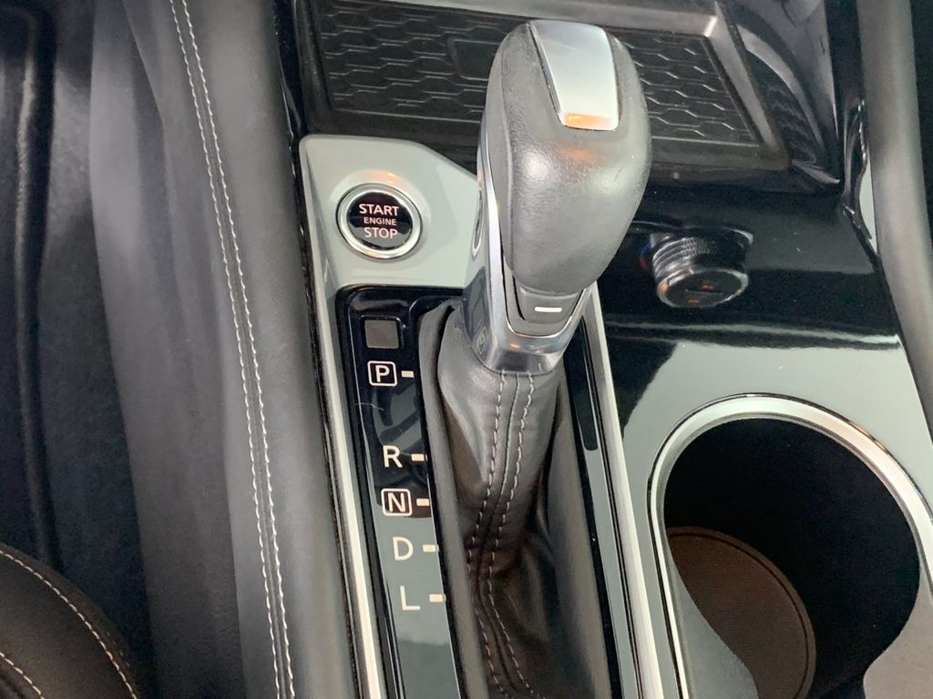 Vehicle photo 24