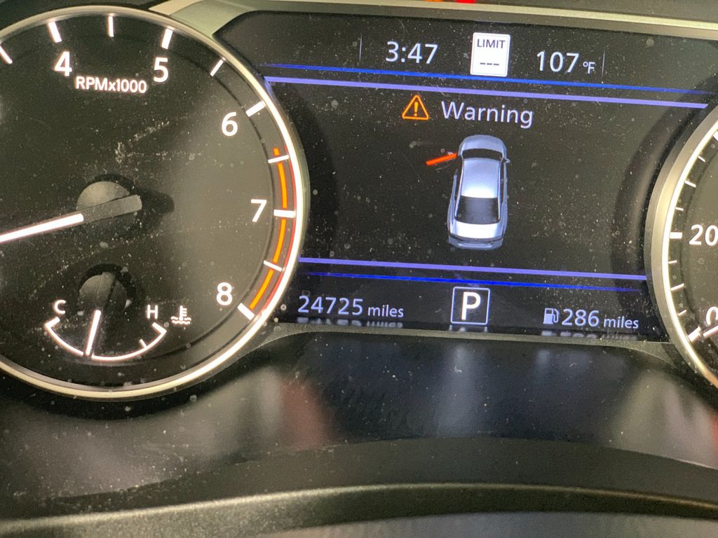 Vehicle photo 23