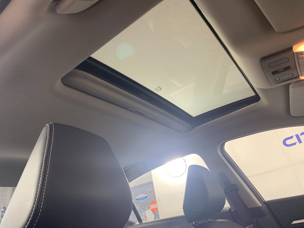 Vehicle photo 41