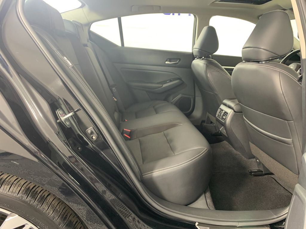 Vehicle photo 37