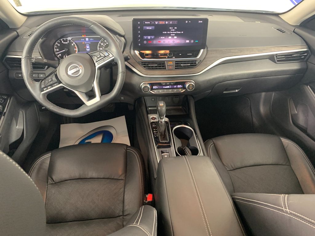Vehicle photo 34