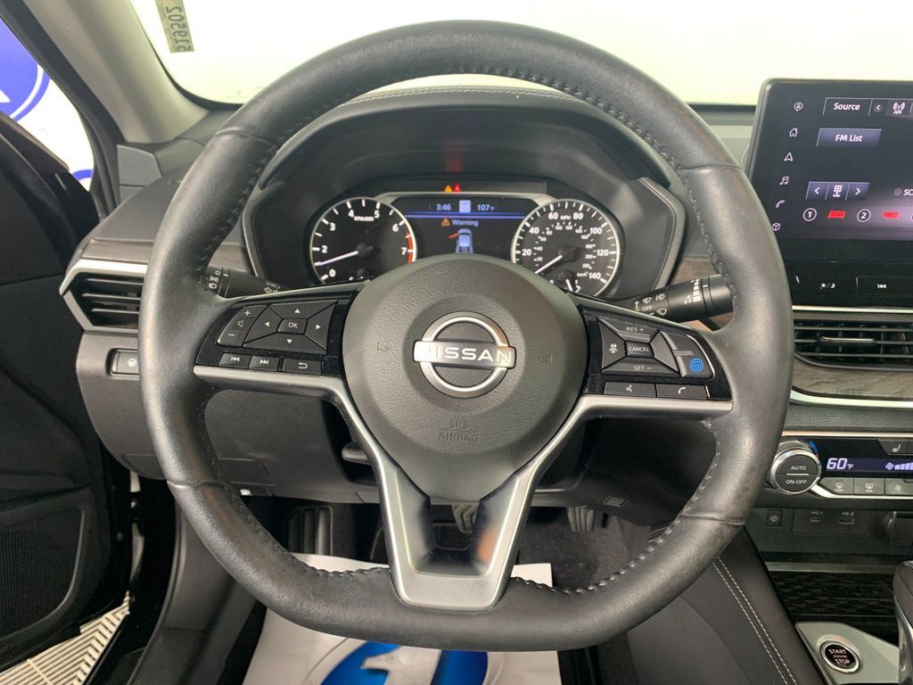 Vehicle photo 21