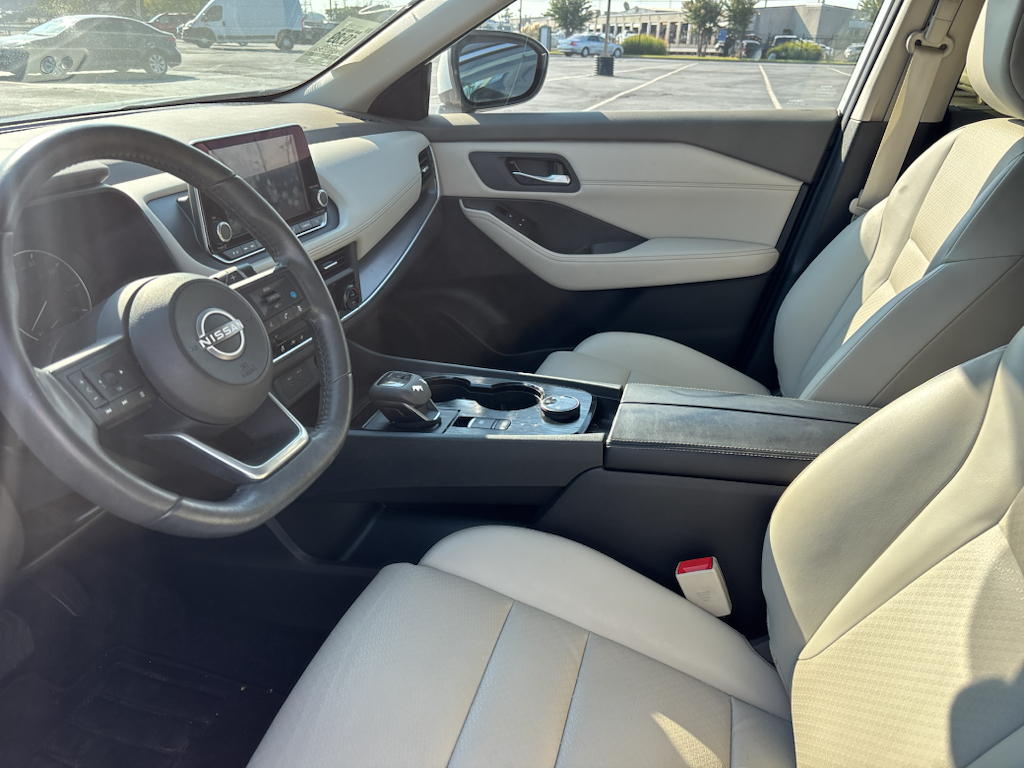 Vehicle photo 3