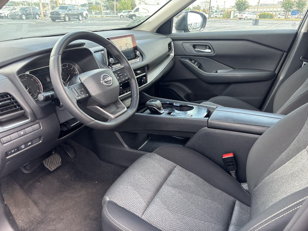 Vehicle photo 3
