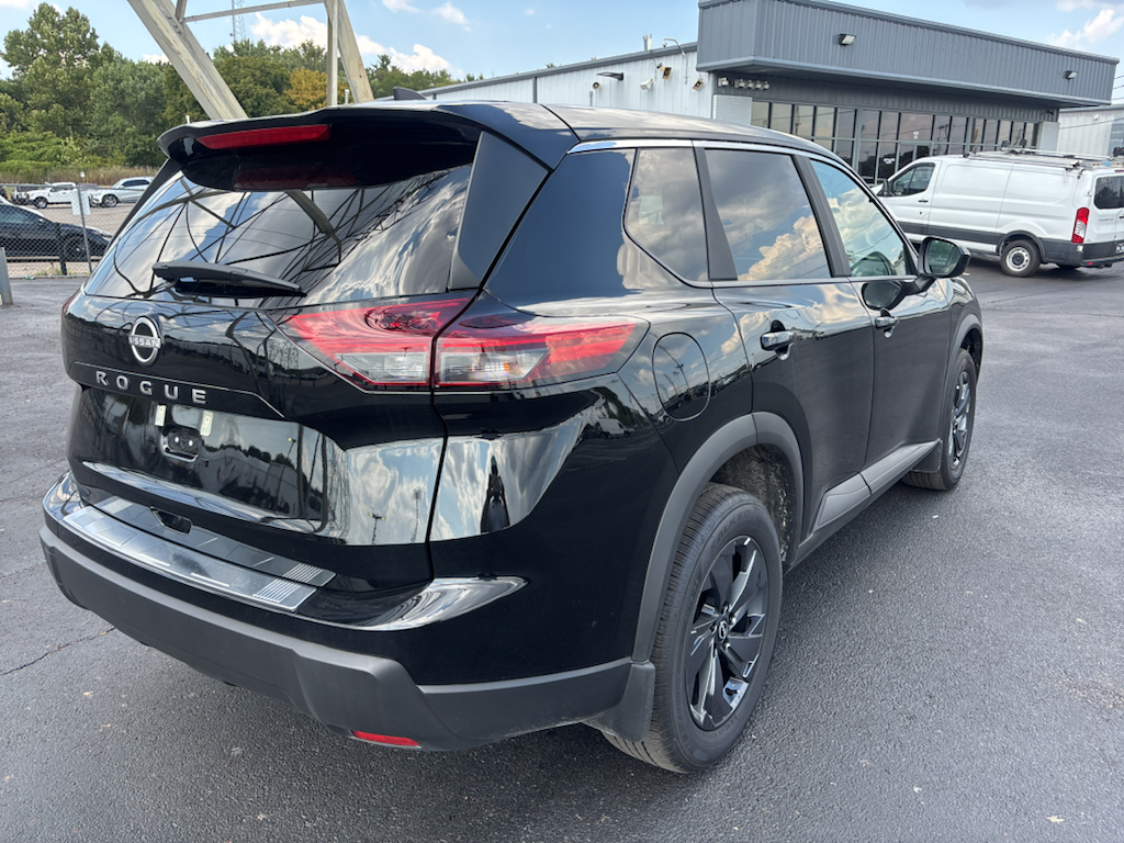 Vehicle photo 5