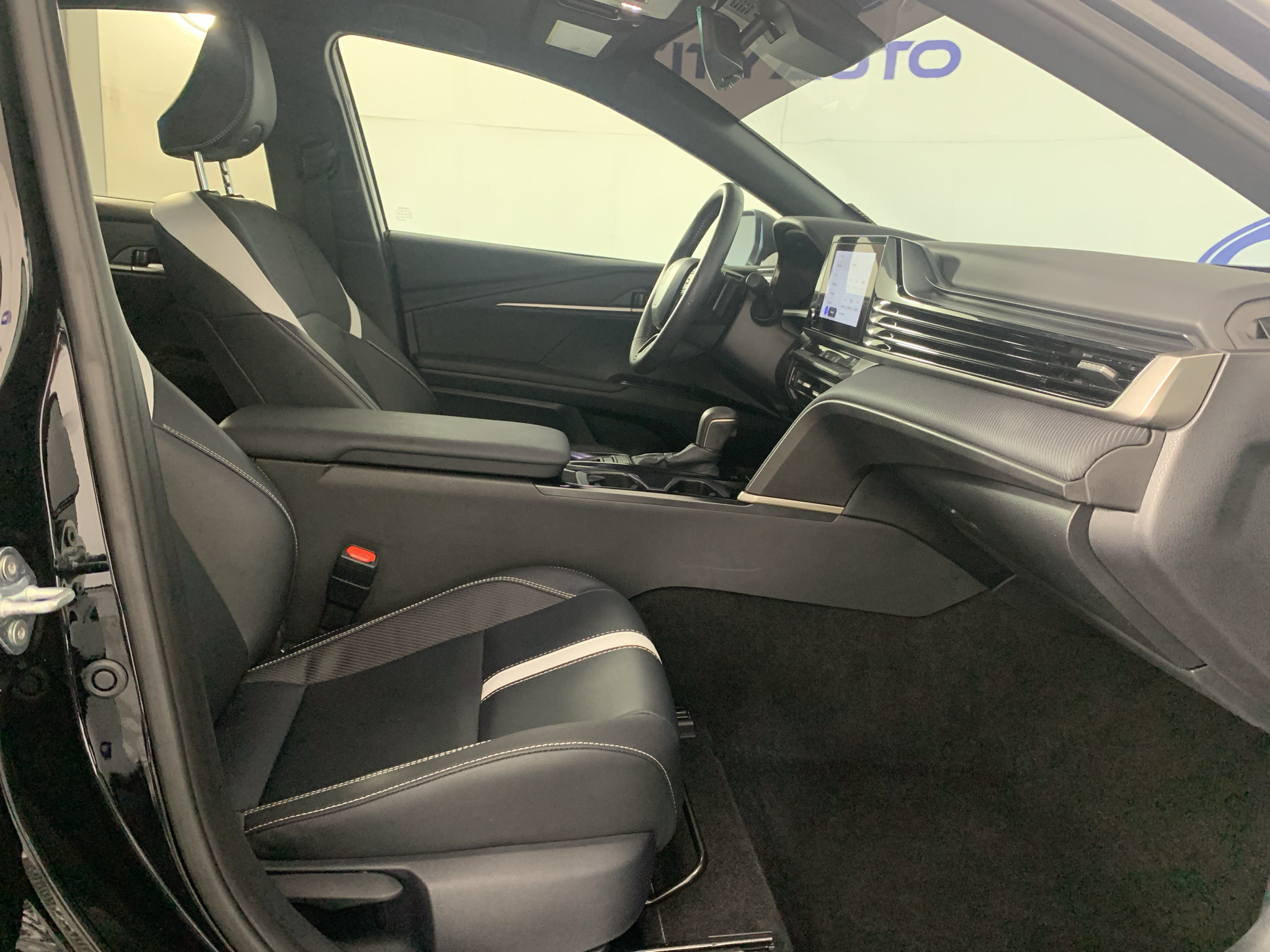 Used 2025 Toyota Camry Hybrid Sedan