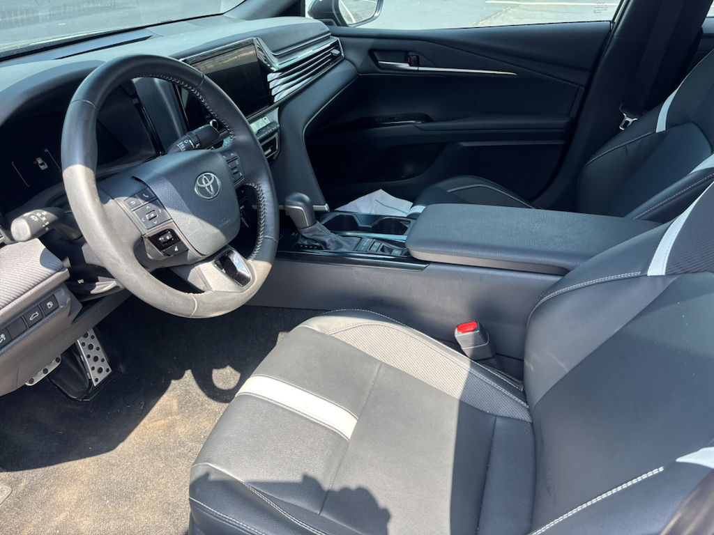 Vehicle photo 3