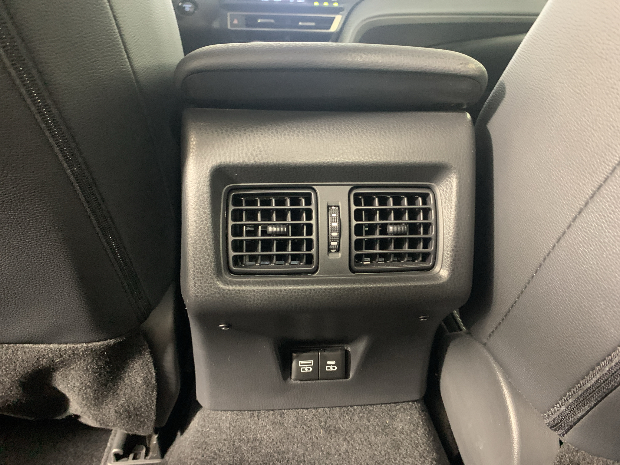 Used 2025 Toyota Camry Hybrid Sedan
