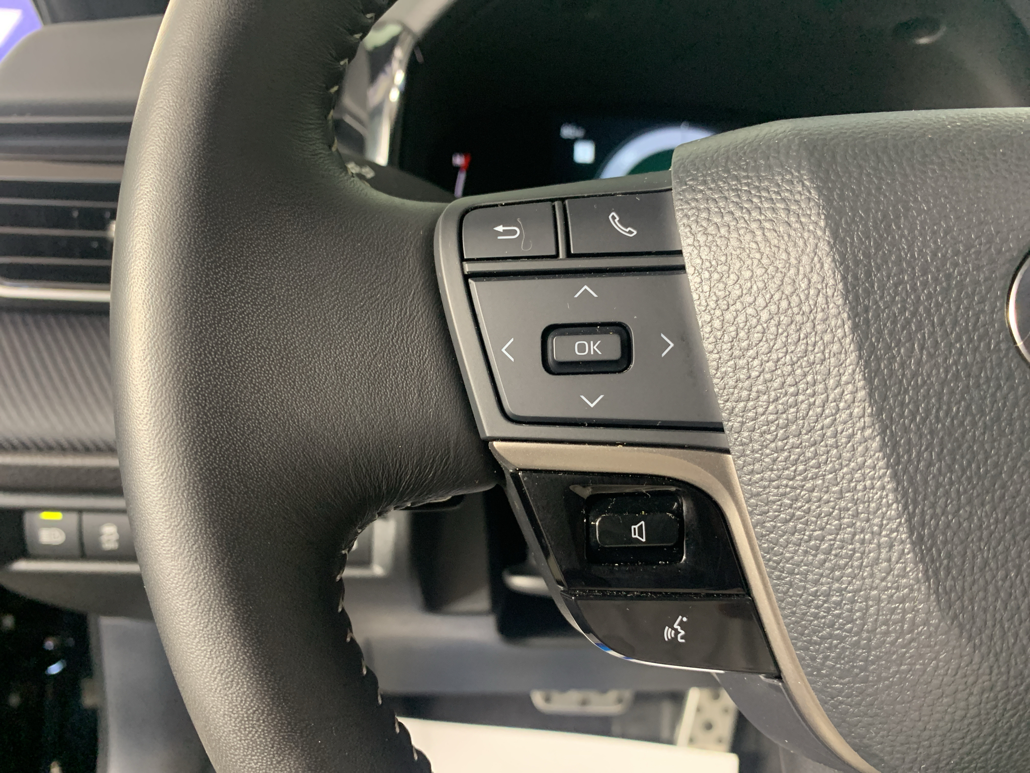 Used 2025 Toyota Camry Hybrid Sedan