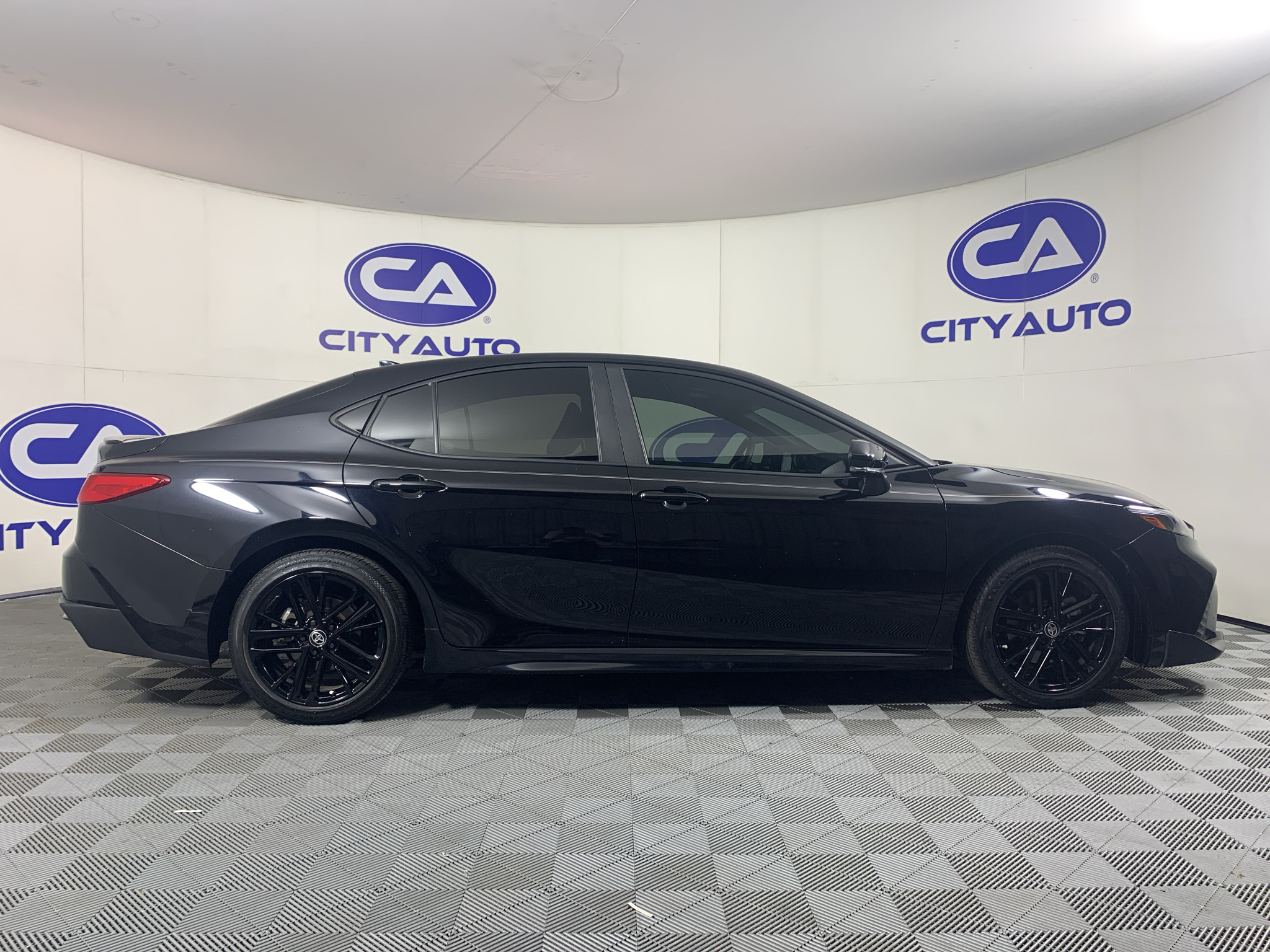 Used 2025 Toyota Camry Hybrid Sedan