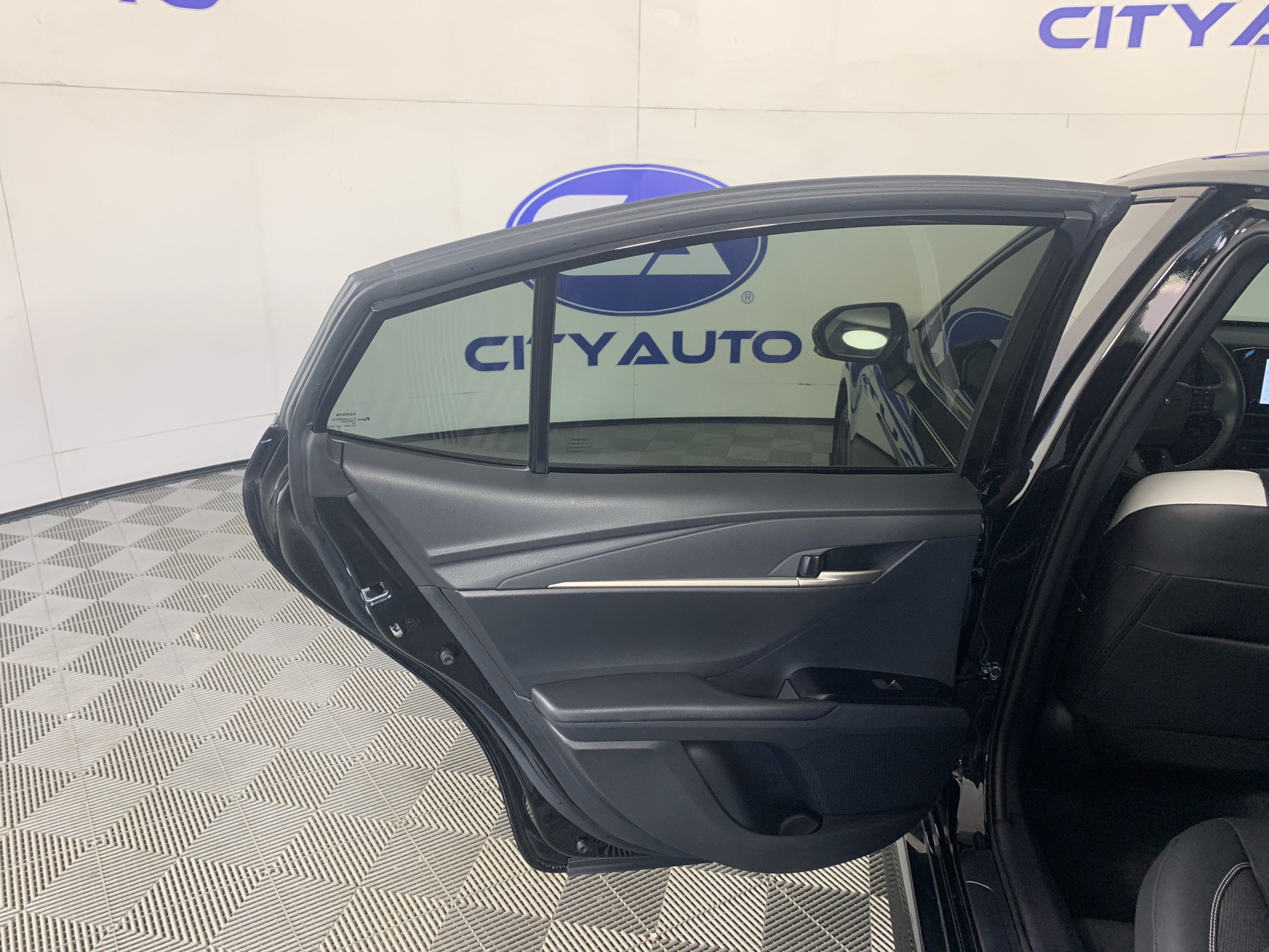 Used 2025 Toyota Camry Hybrid Sedan