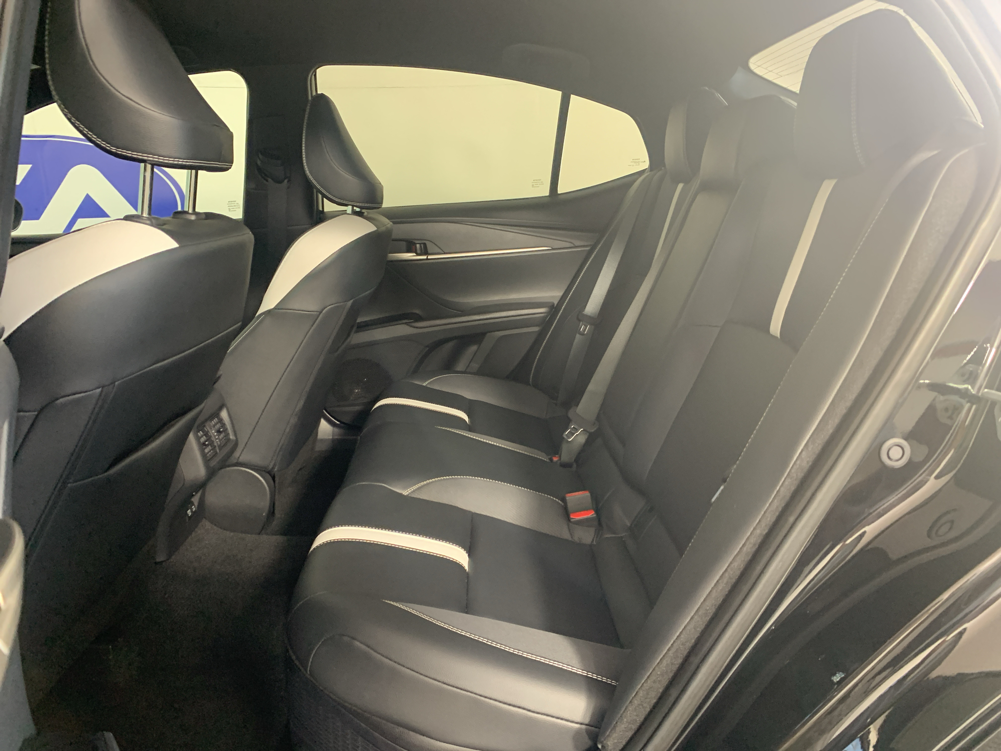 Used 2025 Toyota Camry Hybrid Sedan
