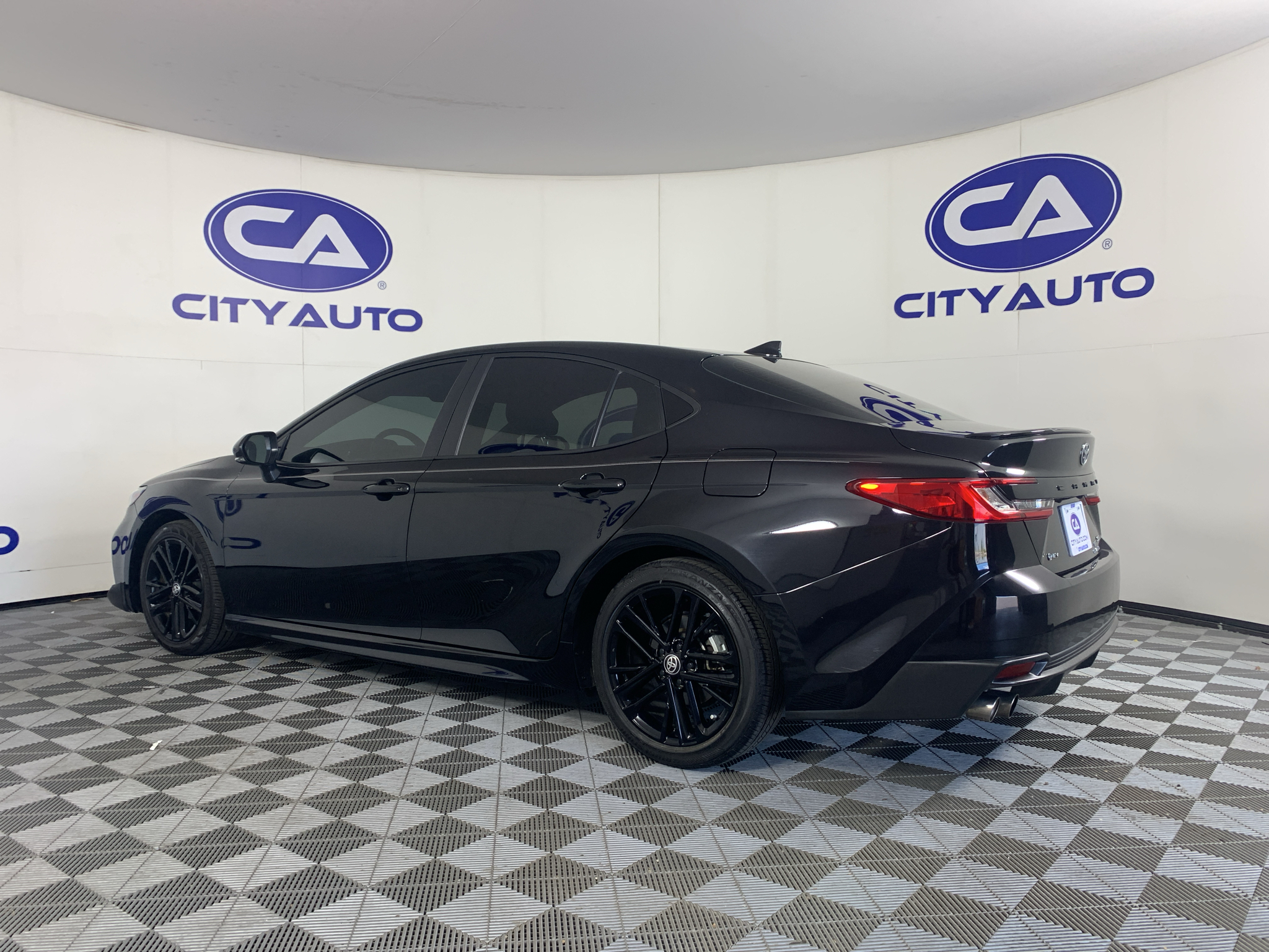 Used 2025 Toyota Camry Hybrid Sedan