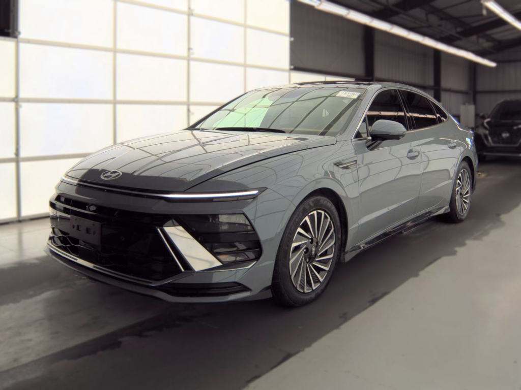Vehicle photo 1