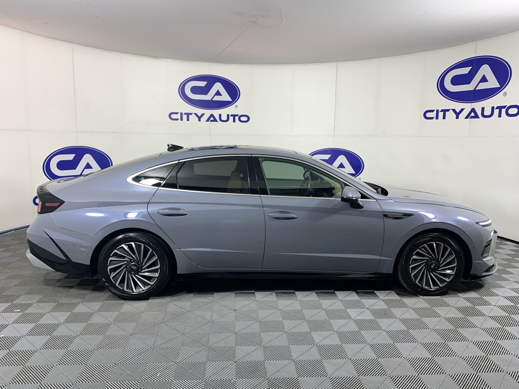 Used 2024 Hyundai Sonata Hybrid Sedan