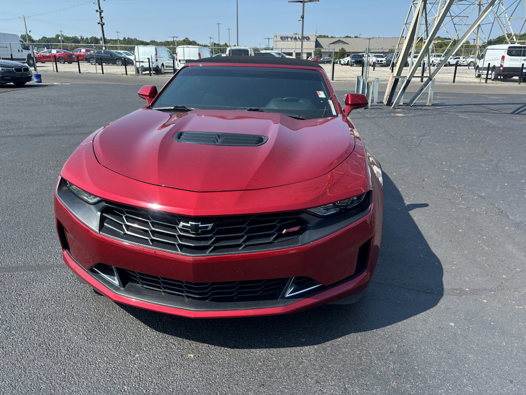 Vehicle photo 2