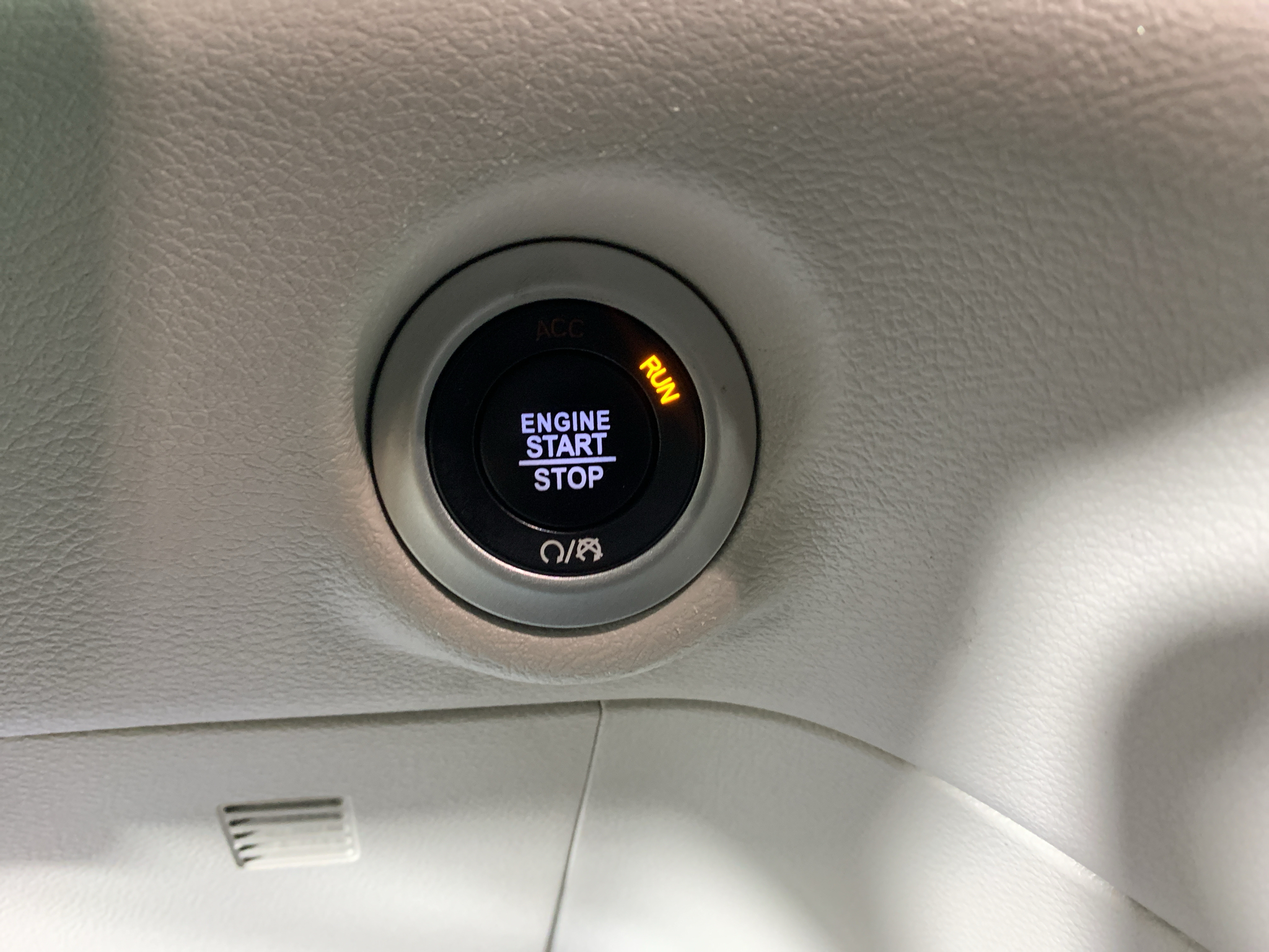 Used 2024 Chrysler Pacifica Van