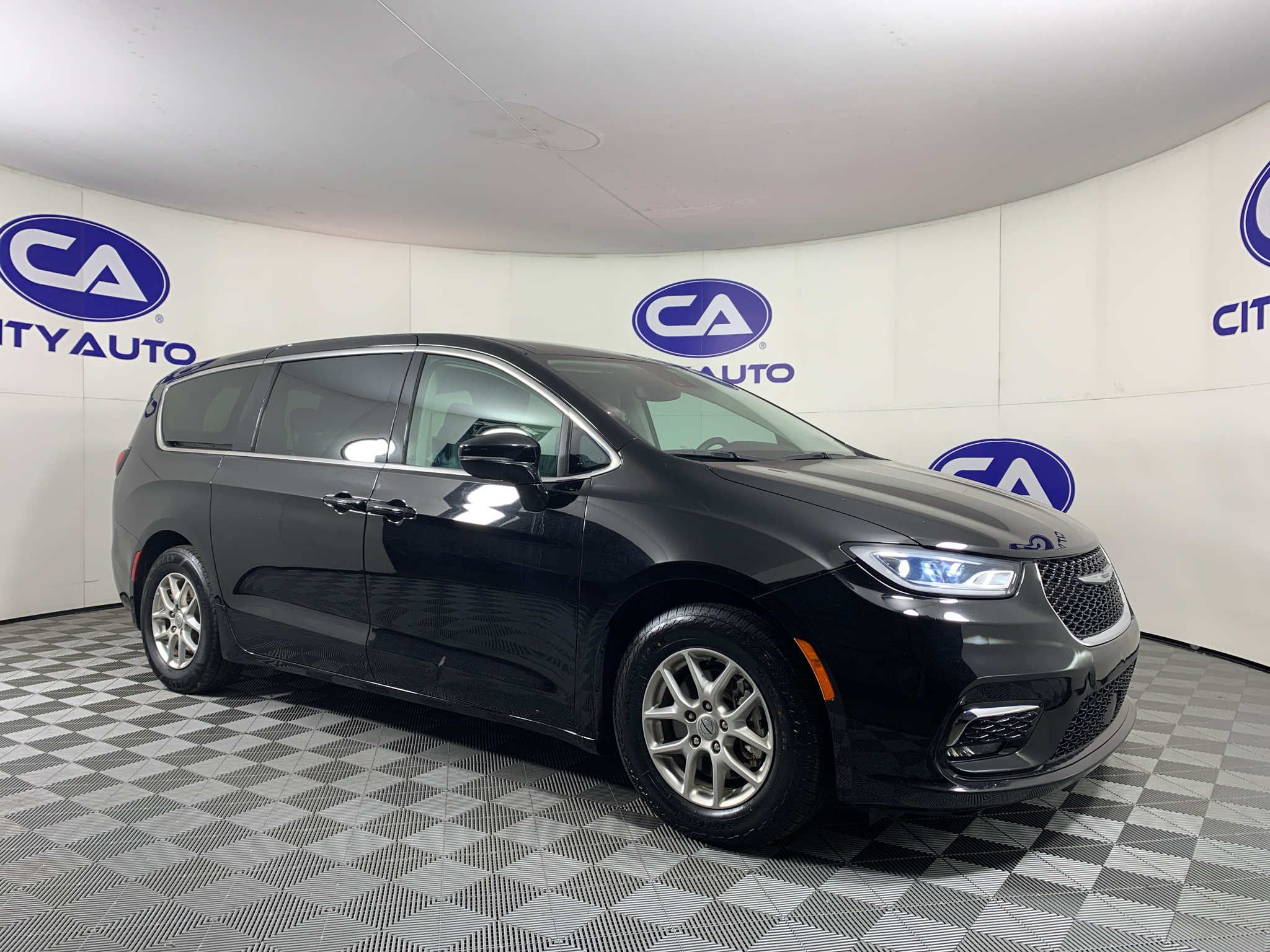 2024 Chrysler Pacifica Touring L
