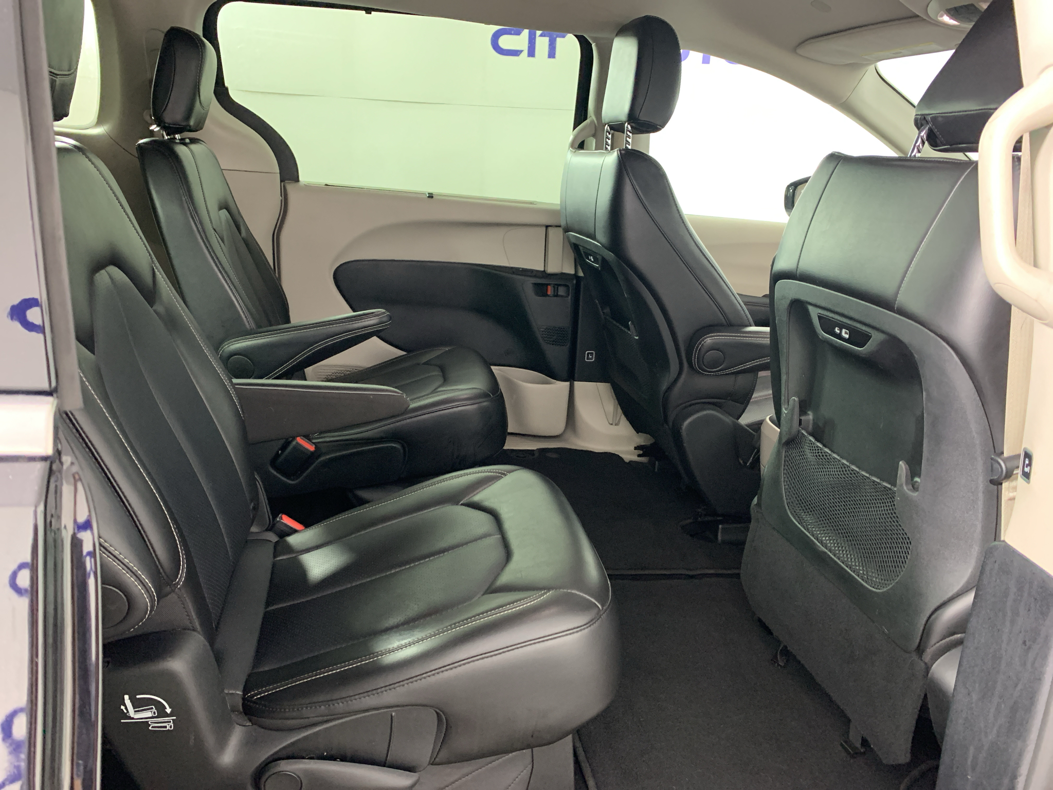 Used 2024 Chrysler Pacifica Van