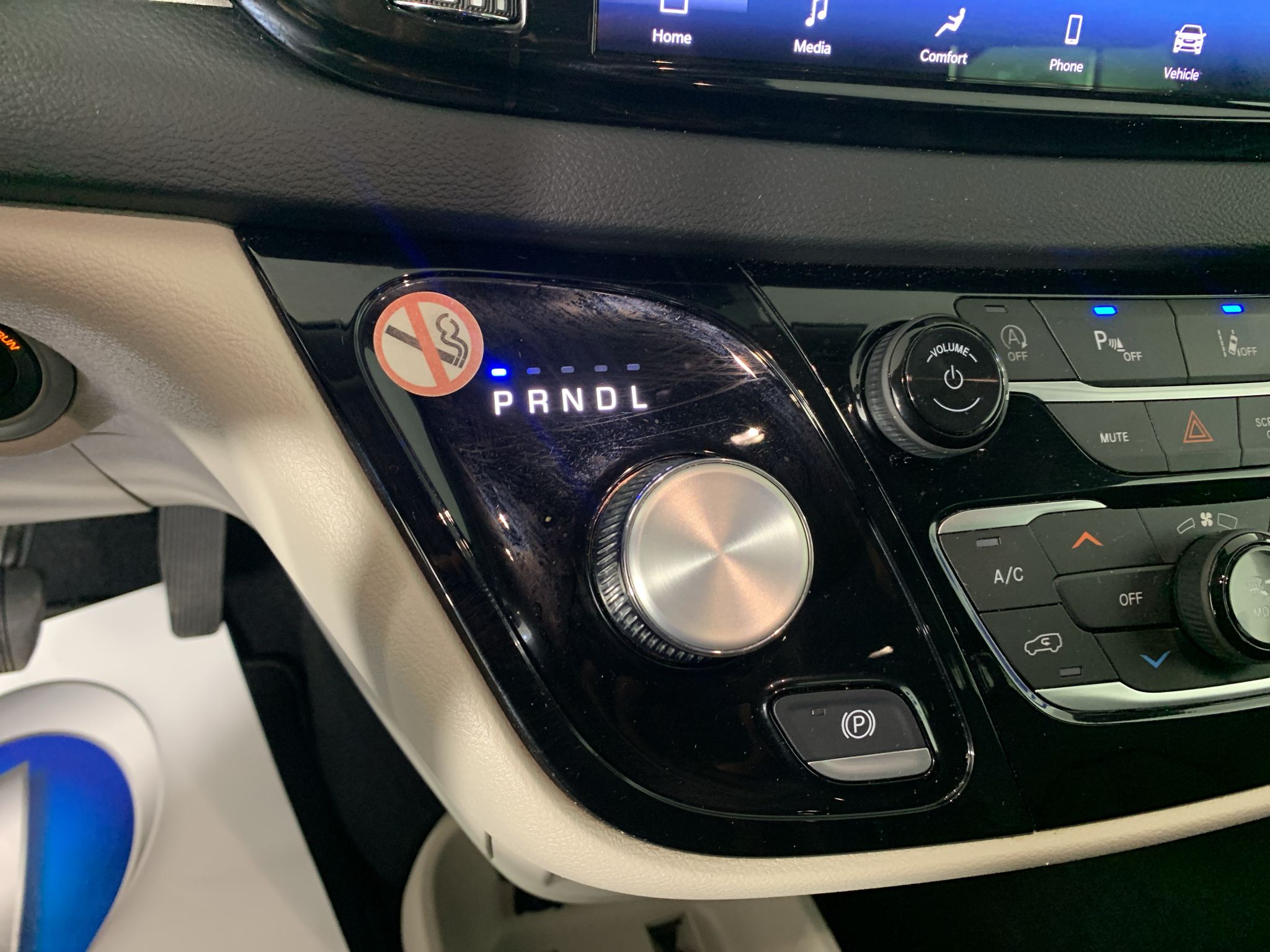 Used 2024 Chrysler Pacifica Van