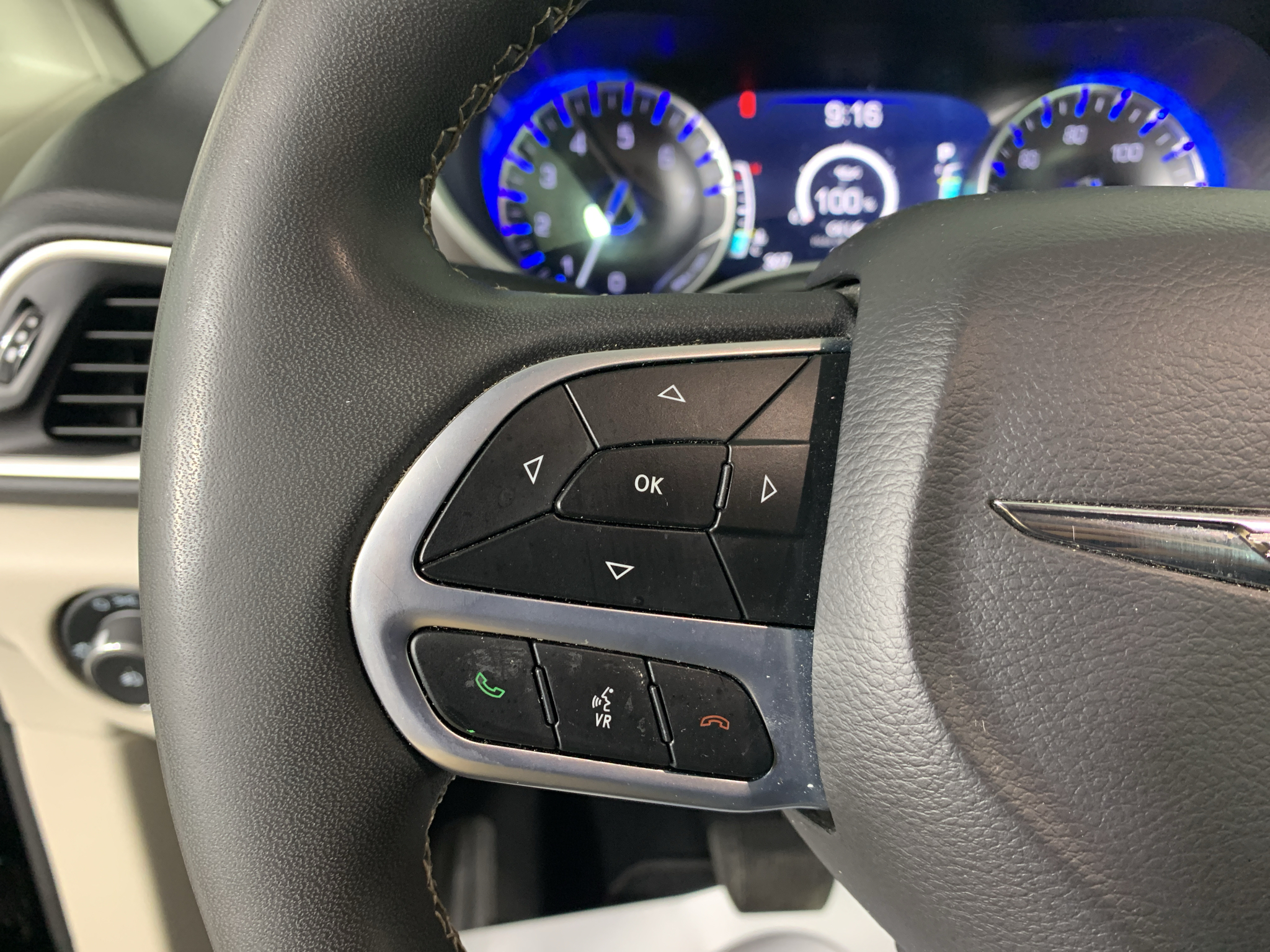 Used 2024 Chrysler Pacifica Van
